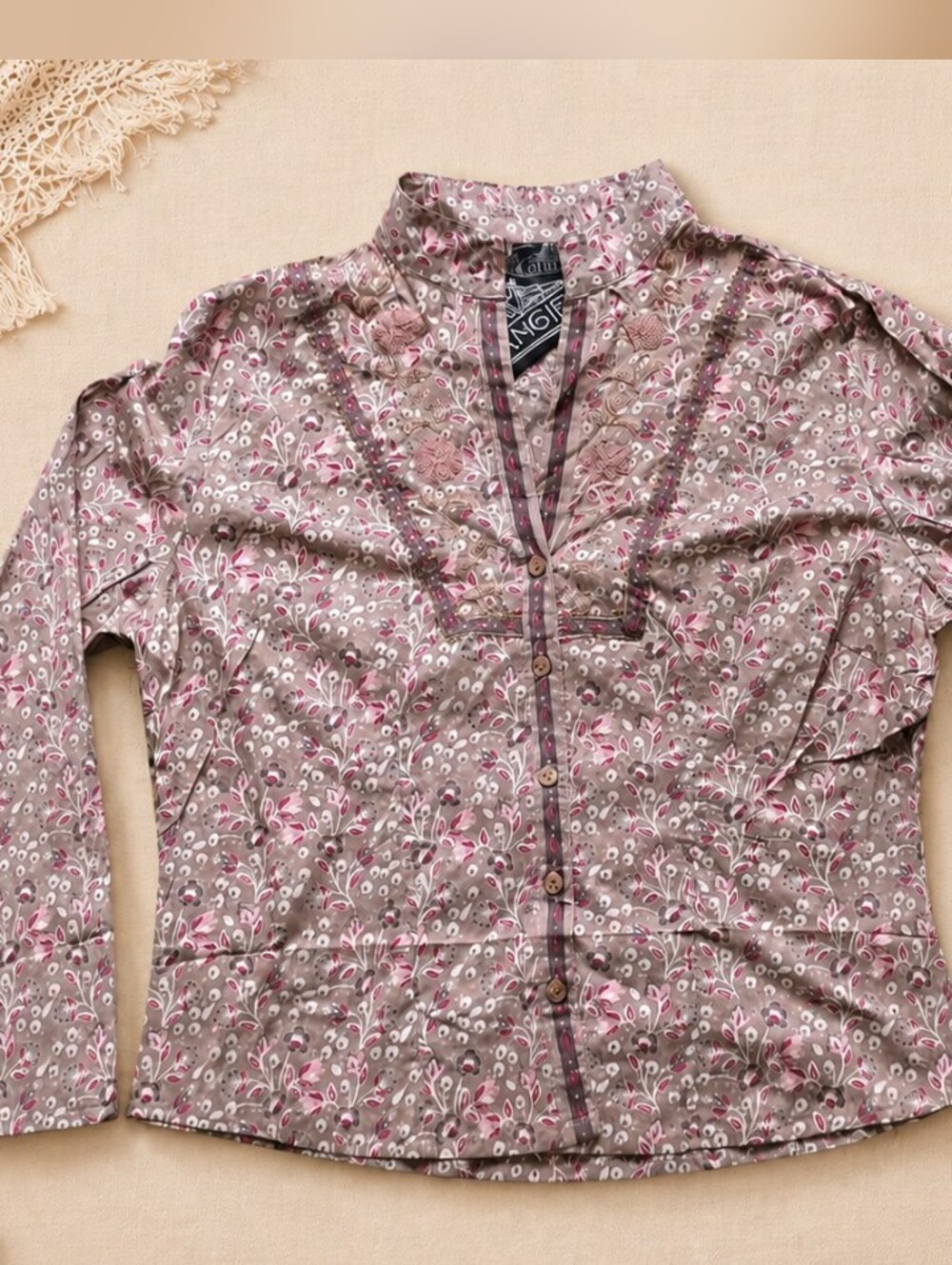 NWT Angie Boho Peasant Blouse Medium Embroidered Floral Prairie Cottagecore
